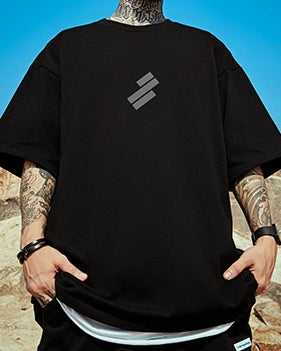 ジオメトリックロゴワンポイント半袖Tシャツ U2140