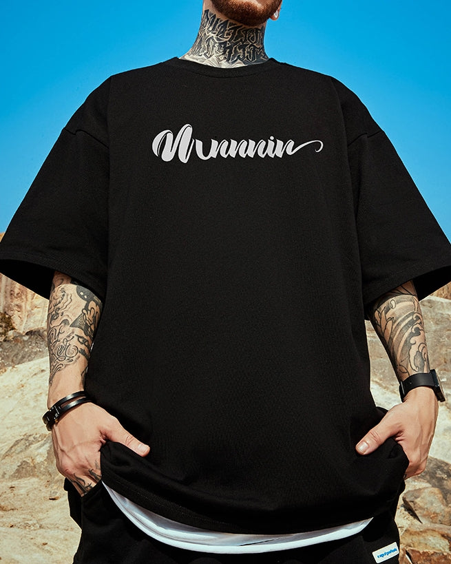 カリグラフィロゴフロント半袖Tシャツ U2138