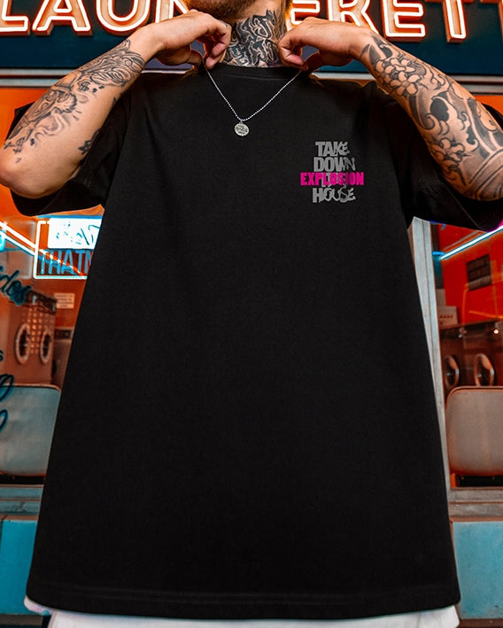 インパクトフォントダメージロゴ半袖Tシャツ U2491