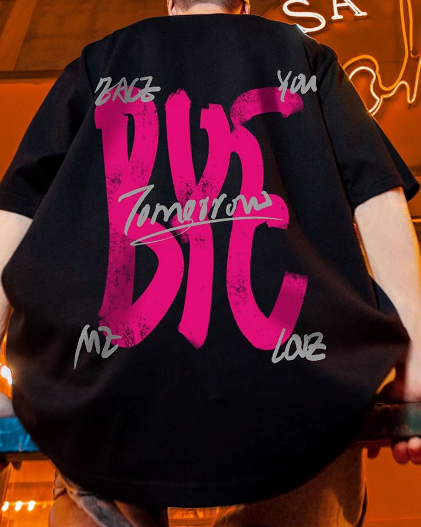ビッグタイポストリートメッセージ半袖Tシャツ U2499