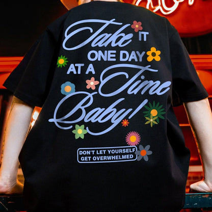 プリントフラワーモチーフルーズシルエット半袖Tシャツ U2600