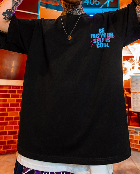 【OUTLET/即納】ダイナミックレターモチーフ半袖Tシャツ U2485